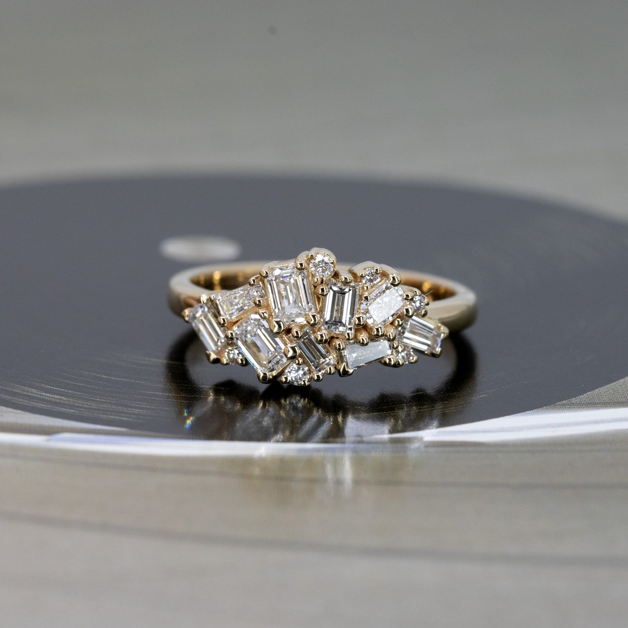 AVALANCHE BAGUETTE EMERALD &amp; RADIANT DIAMOND | Yellow Gold Ring