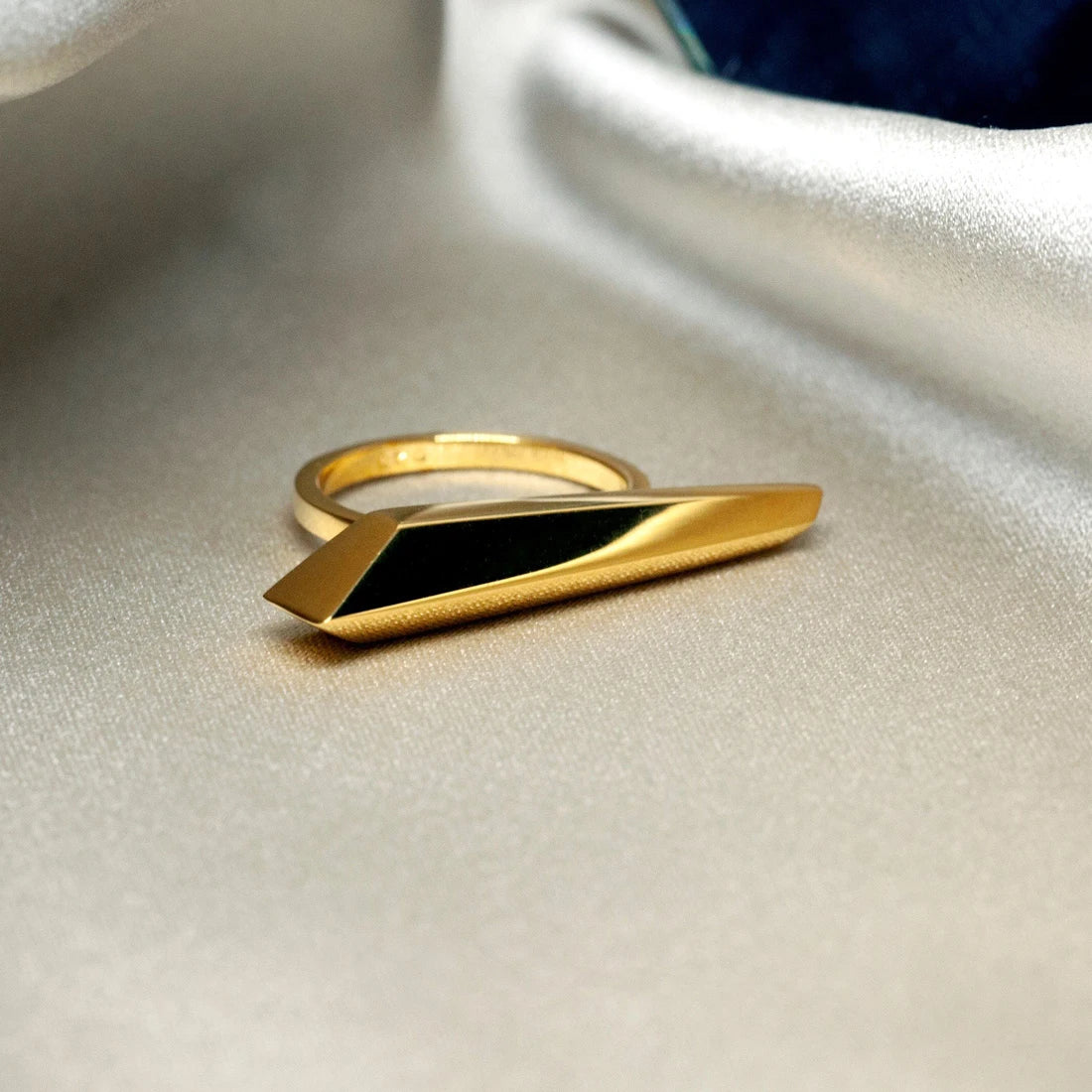 Top-down view of Allure Ring in Yellow Gold – A sculptural ring with a refined geometric structure, perfect for everyday wear.
