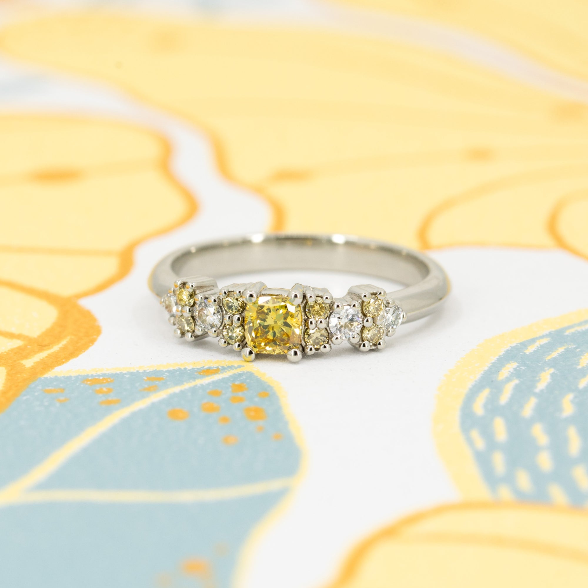BLOOM LINE Yellow Diamond | White Gold