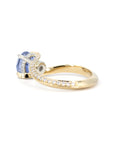 ROUND SAPPHIRE TWO TONS TWIST BAND | Yellow & White Gold