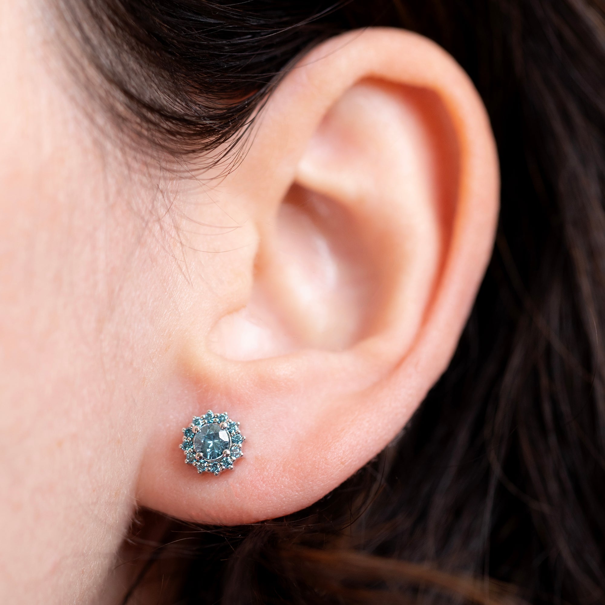SOLEIL BLUE ZIRCON &amp; DIAMOND STUDS EARRINGS | White Gold