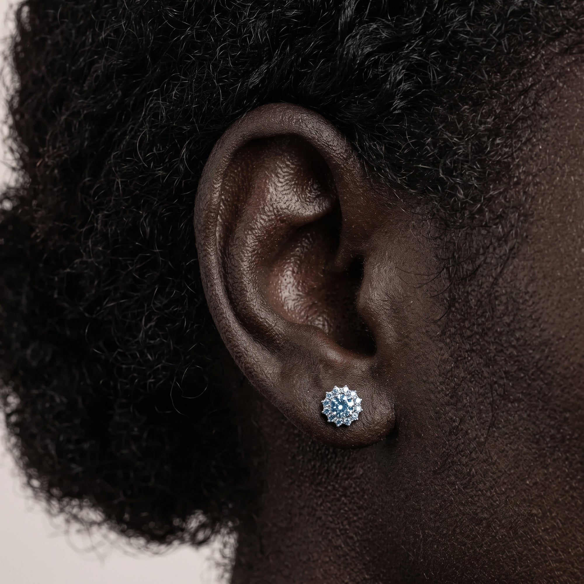 SOLEIL BLUE ZIRCON &amp; DIAMOND STUDS EARRINGS | White Gold
