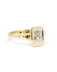 BEZEL SETTING EMERALD DIAMOND | Yellow Gold
