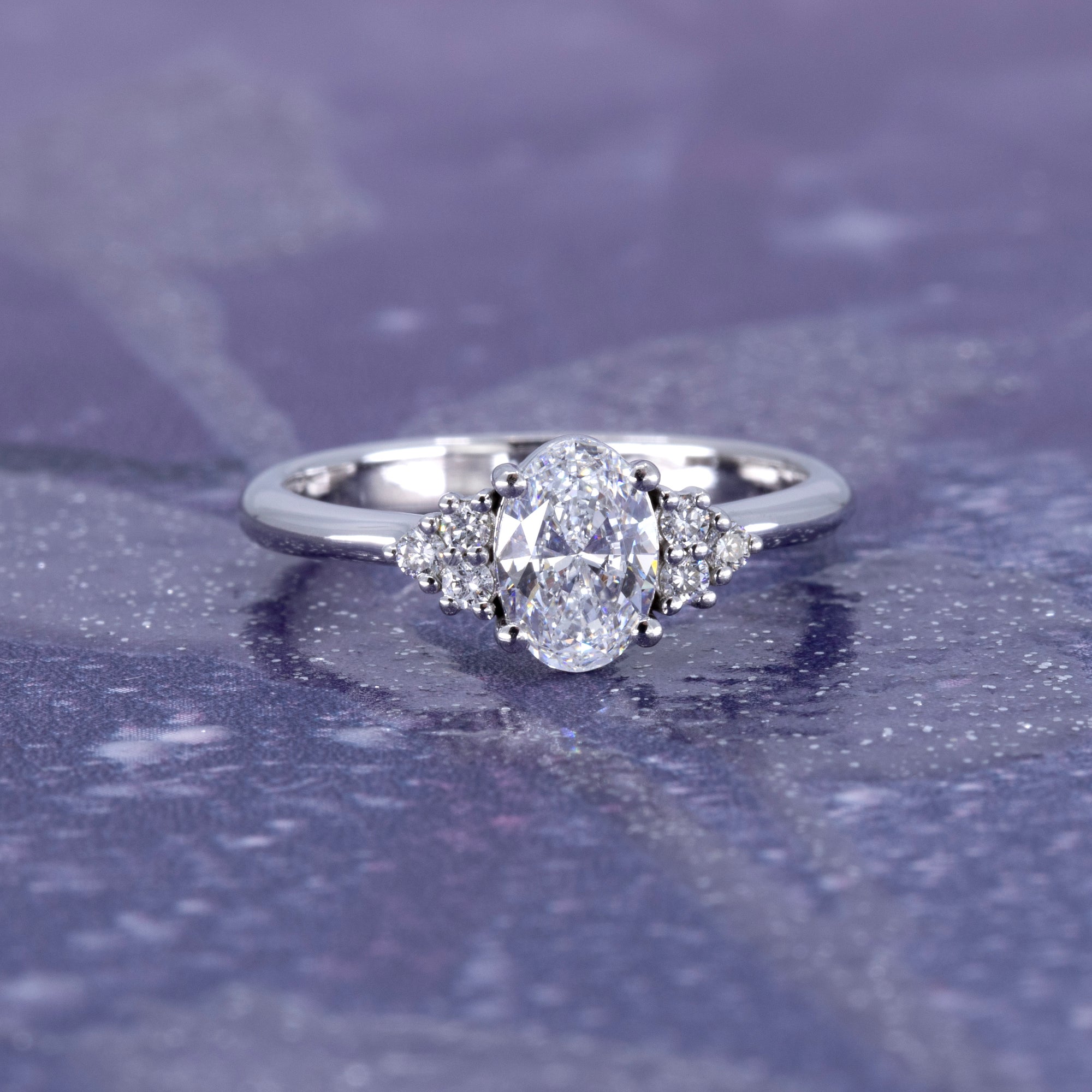 CLASSIC DESIR OVAL SHAPE DIAMOND | White Gold