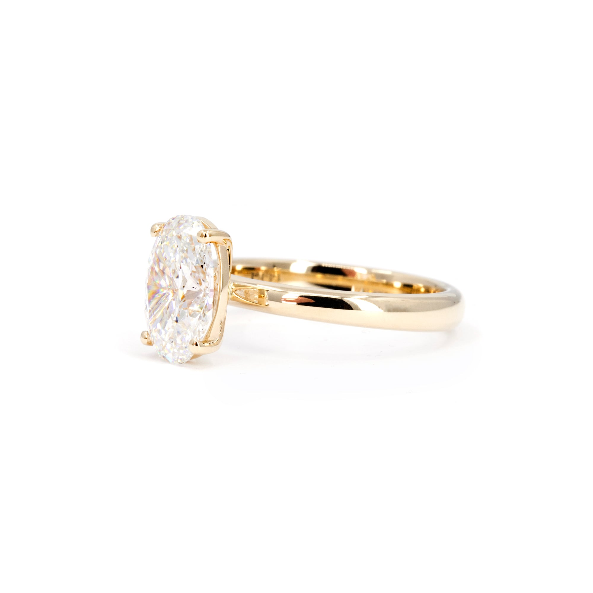 CLASSIC OVAL DIAMOND BRIDAL RING | Yellow Gold