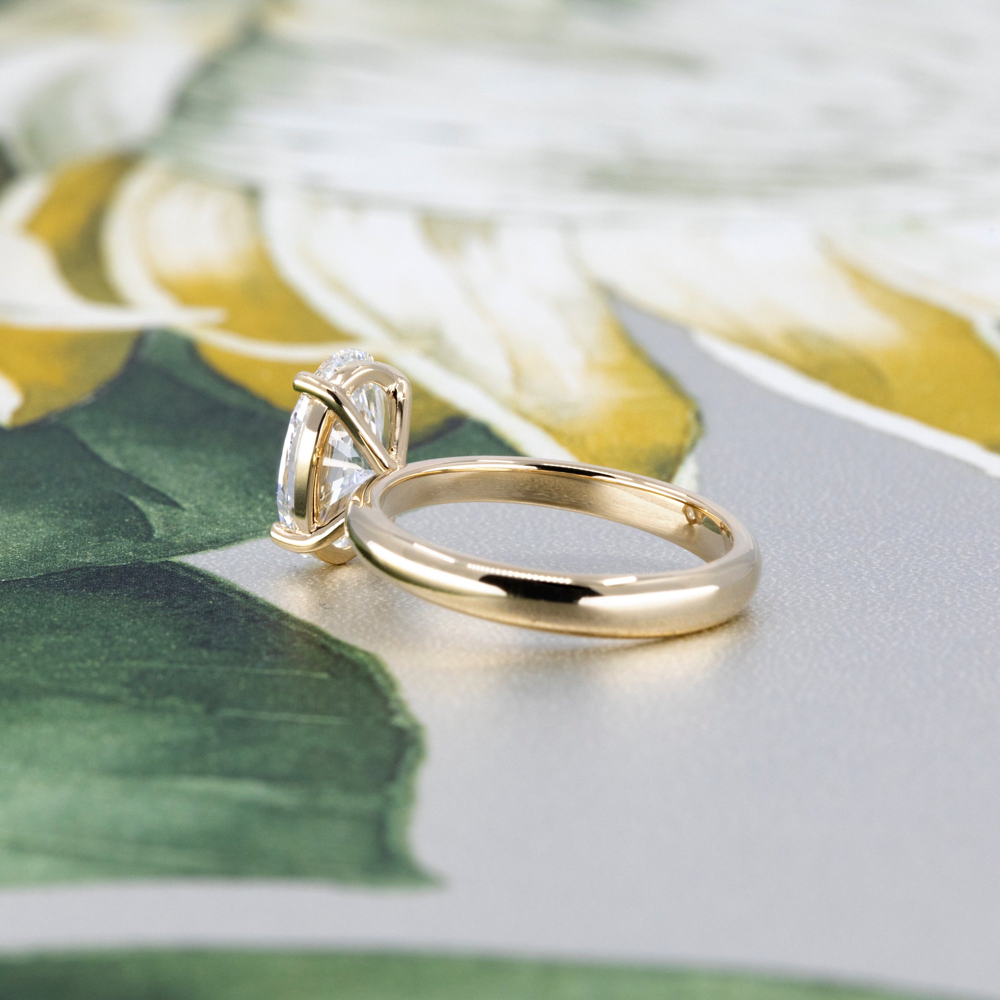 CLASSIC OVAL DIAMOND BRIDAL RING | Yellow Gold