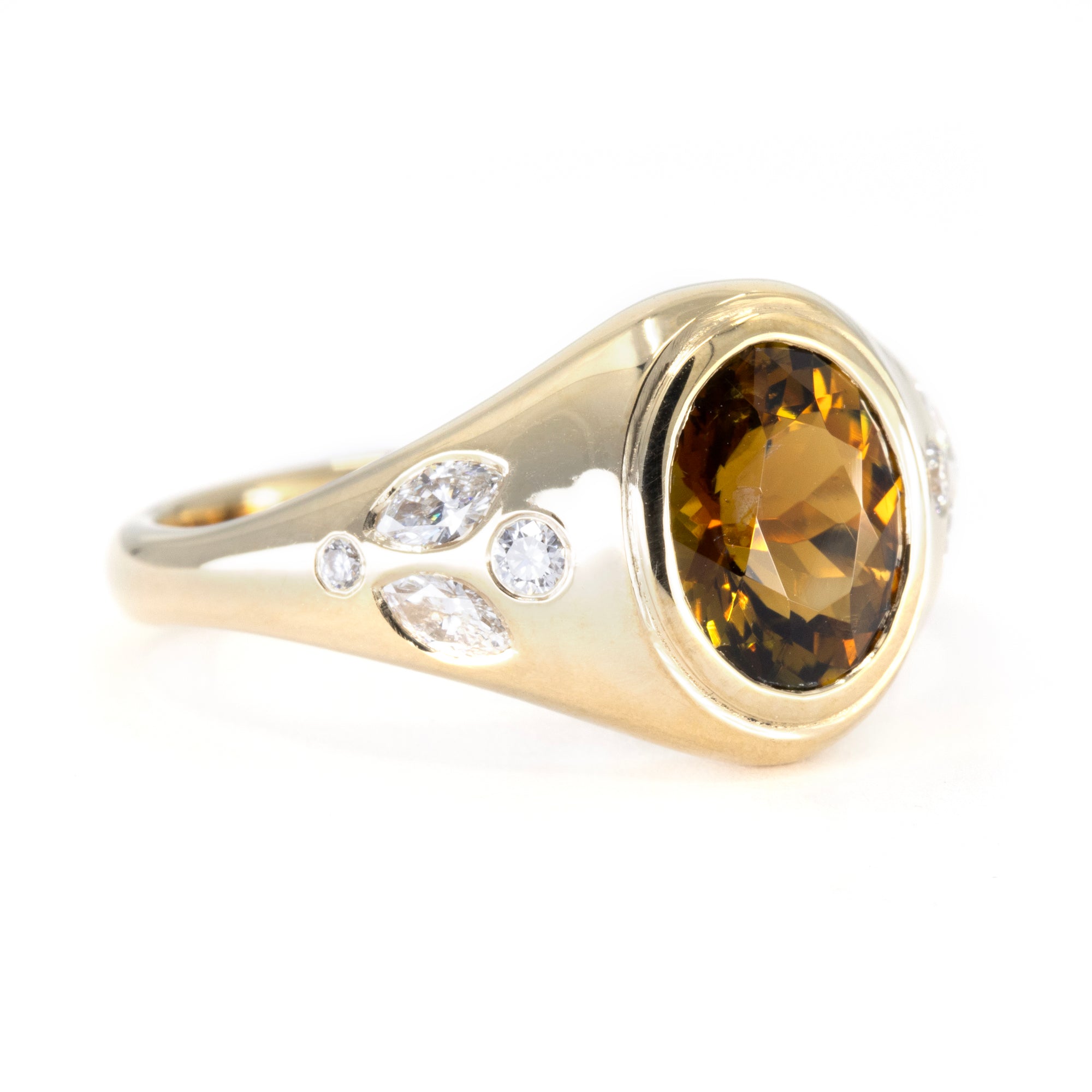 BROWN TOURMALINE SIGNET RING | Yellow Gold