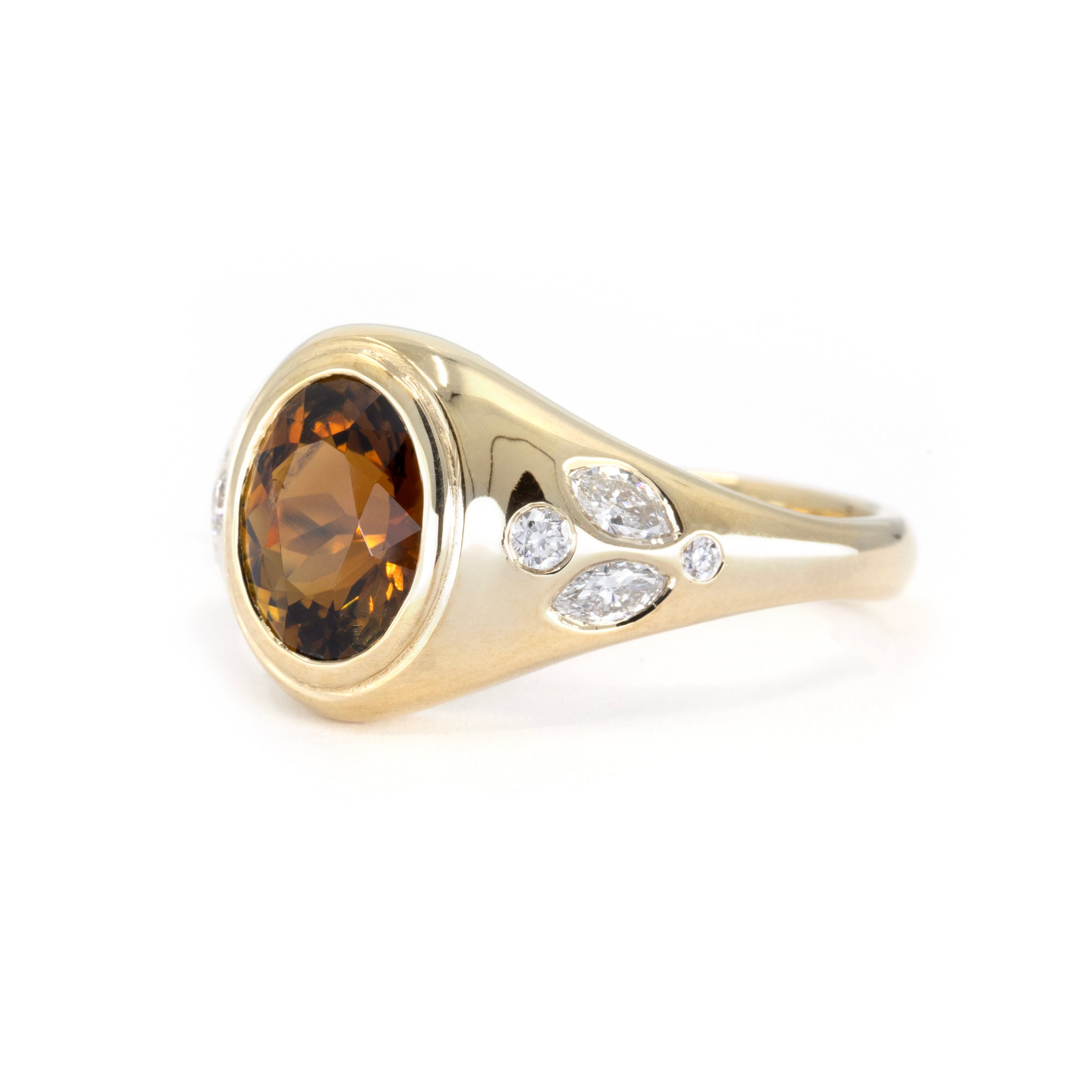 BROWN TOURMALINE SIGNET RING | Yellow Gold