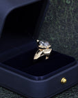EDGY ROUND DIAMOND BOLD RING | Yellow Gold