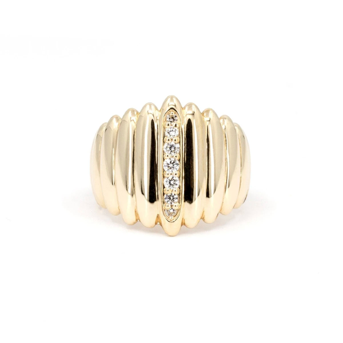 This gold and diamond Pigalle ring is made by Bena Jewerly, an independent Canadian designer in partnership with the most avant-garde jewelry store in Canada and Quebec, Ruby Mardi. This unisex ring is an exclusive creation and is made in Montreal.