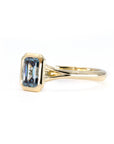 NIGHT BLUE EMERALD DIAMOND BEZEL SETTING | Yellow Gold