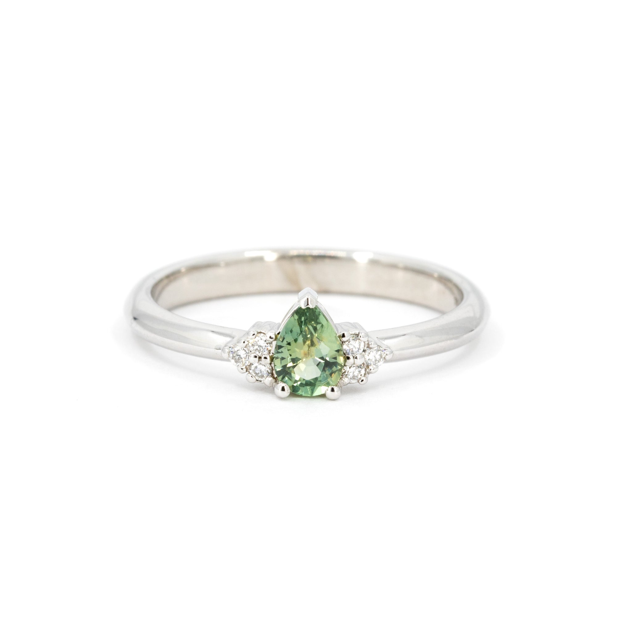 PEAR SHAPE LIGHT GREEN SAPPHIRE | White Gold