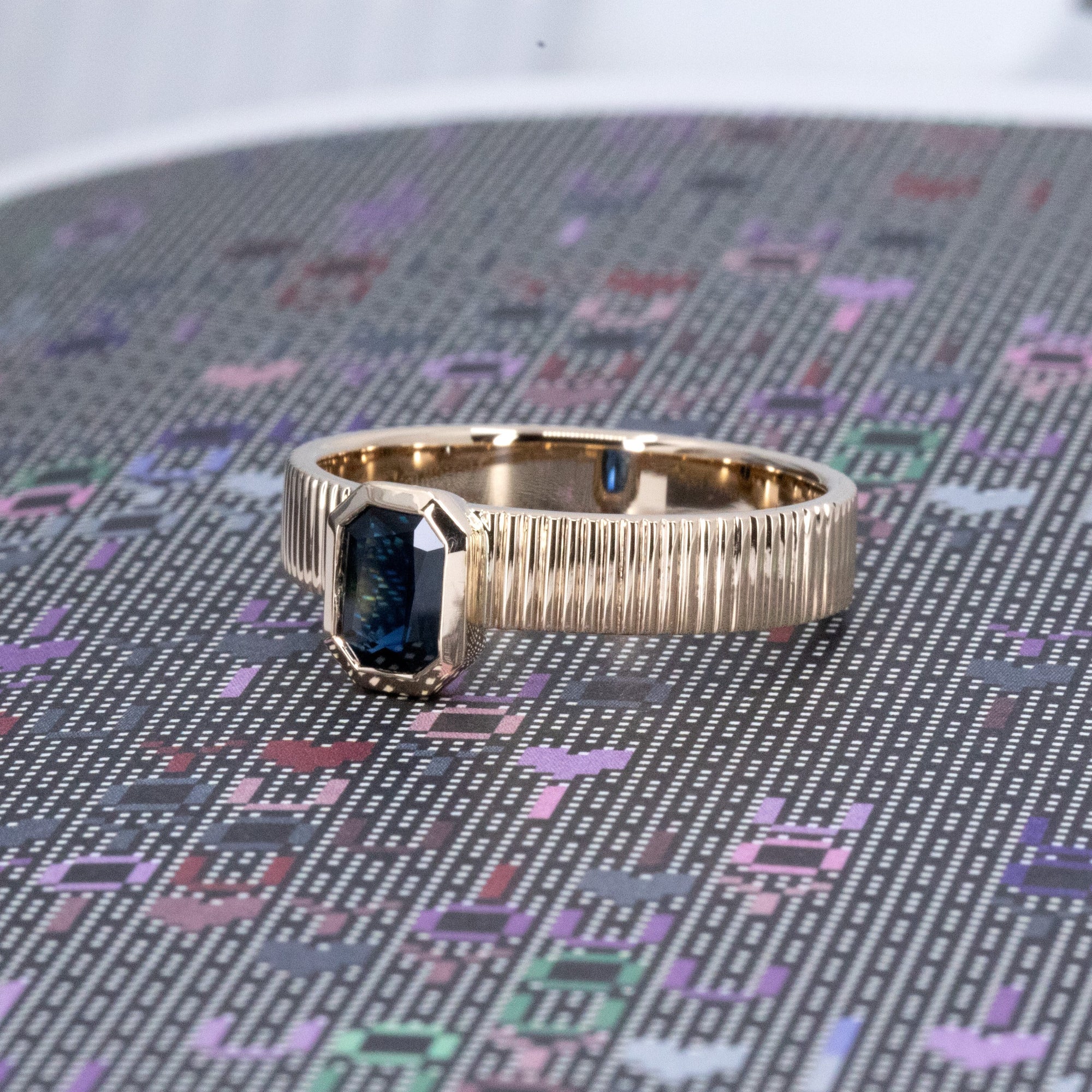 RADIANT SAPPHIRE BOLD RING | Yellow Gold