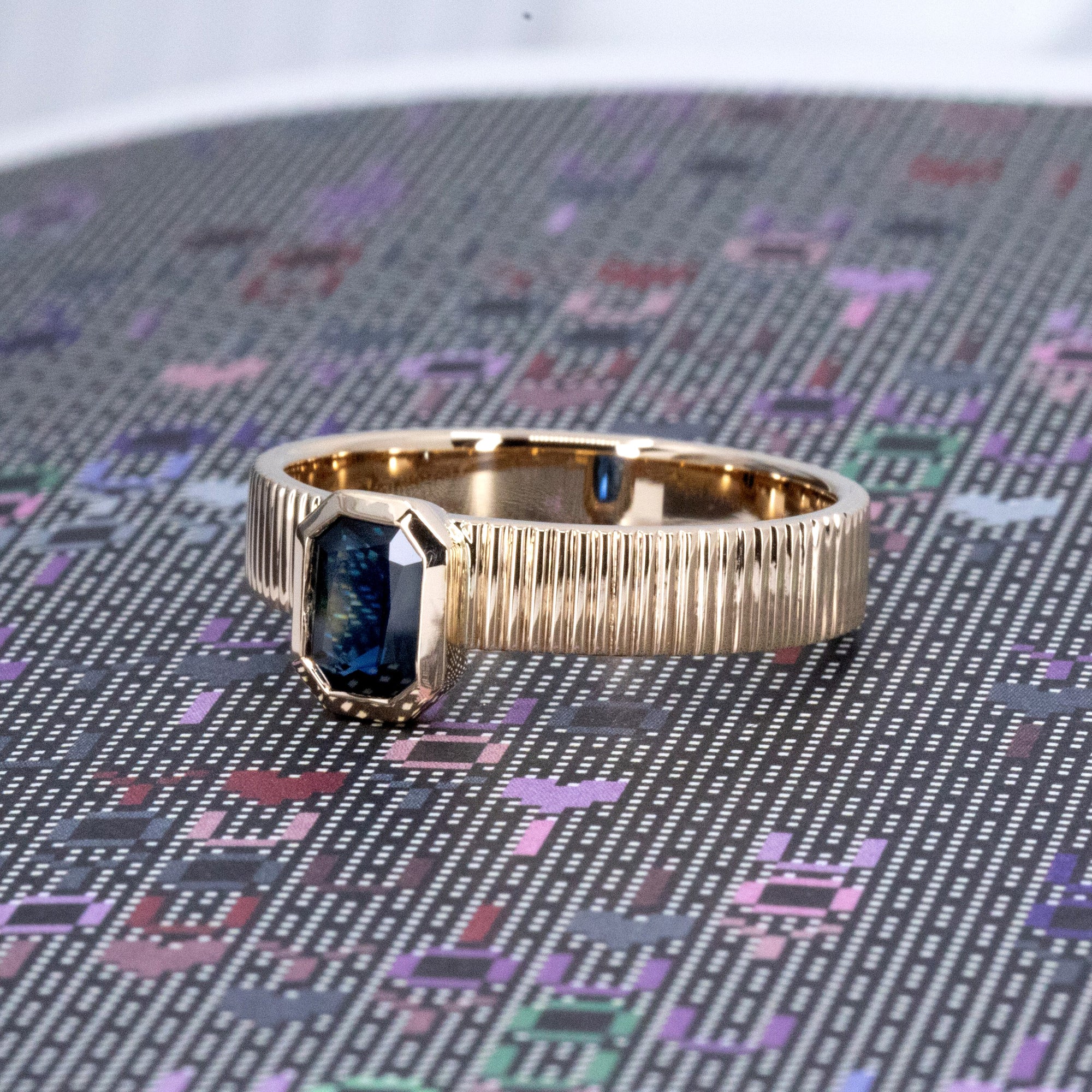 RADIANT SAPPHIRE BOLD RING | Yellow Gold