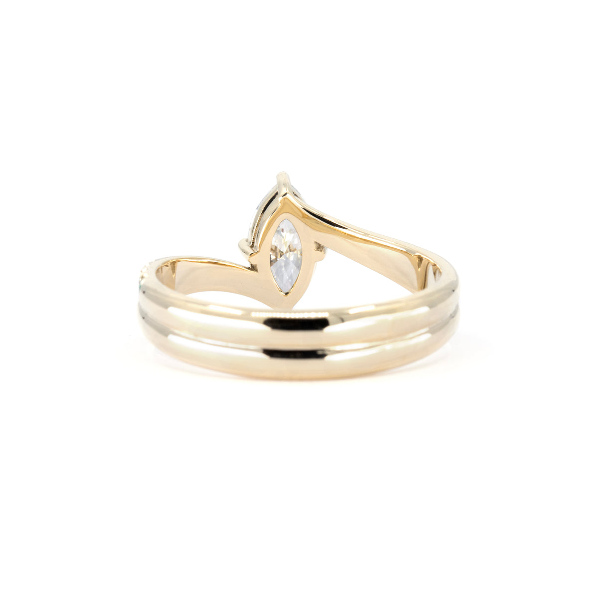MARQUISE DIAMOND &amp; DIAMOND and EMERLAD BAND RING | Yellow Gold