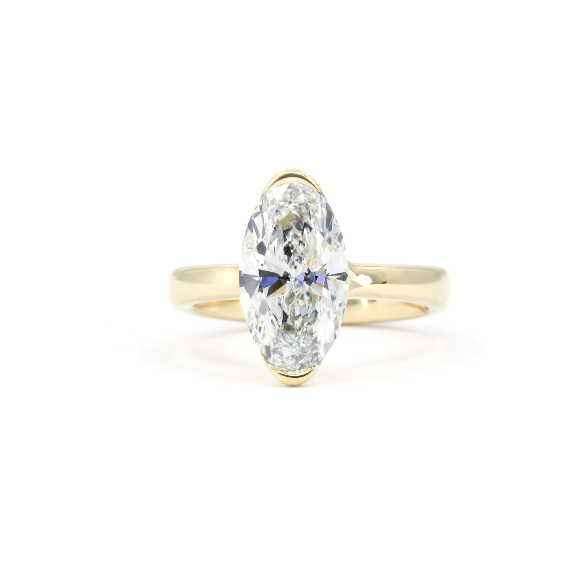 MOVAL DIAMOND HALF BEZEL | Yellow Gold