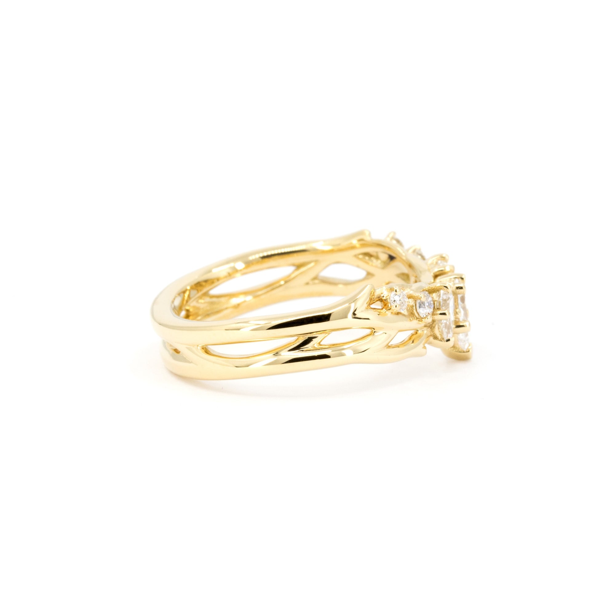 ORGANIC DIAMOND RING | Yellow Gold