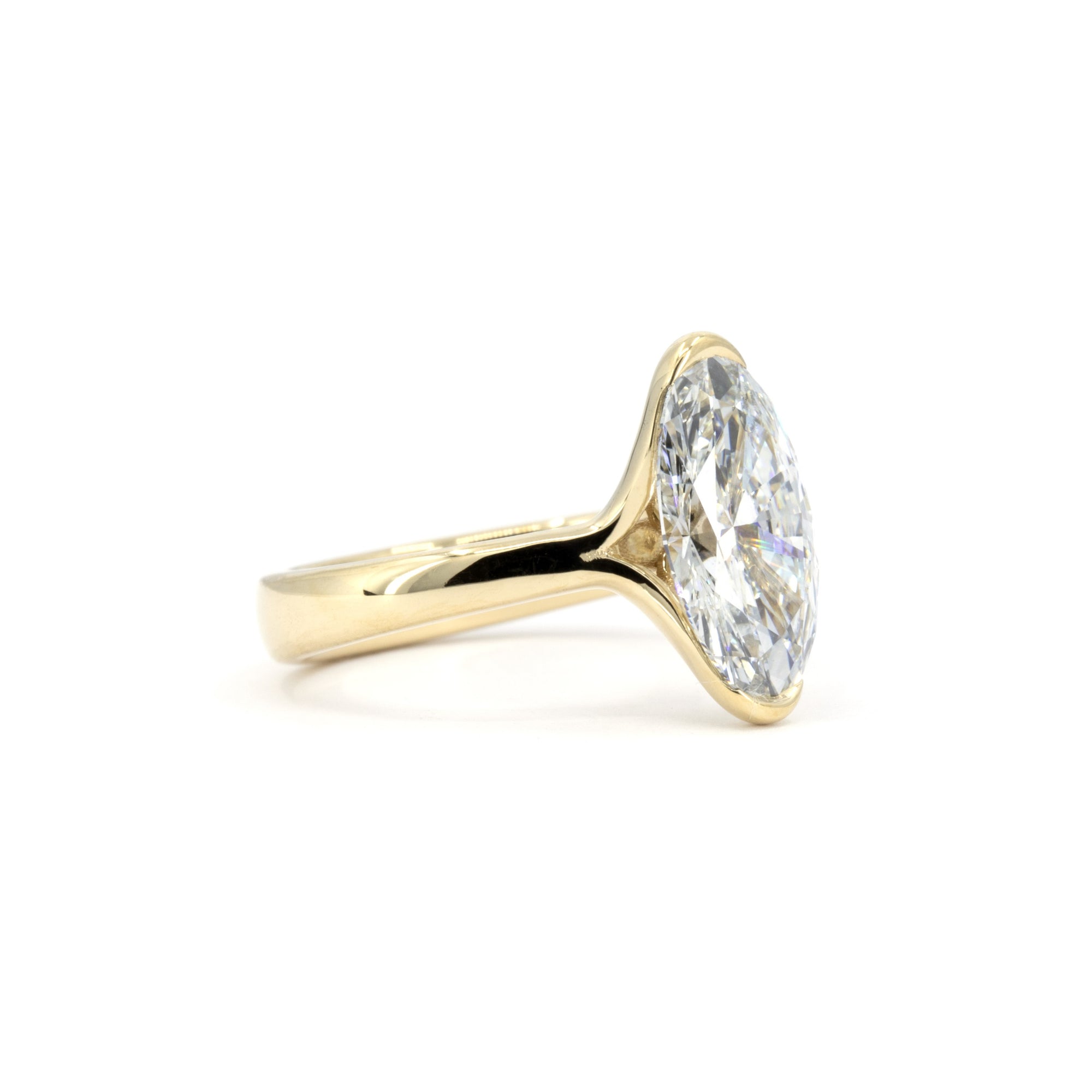 MOVAL DIAMOND HALF BEZEL | Yellow Gold