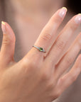 GREEN OVAL SAPPHIRE PRELUDE RING | White Gold