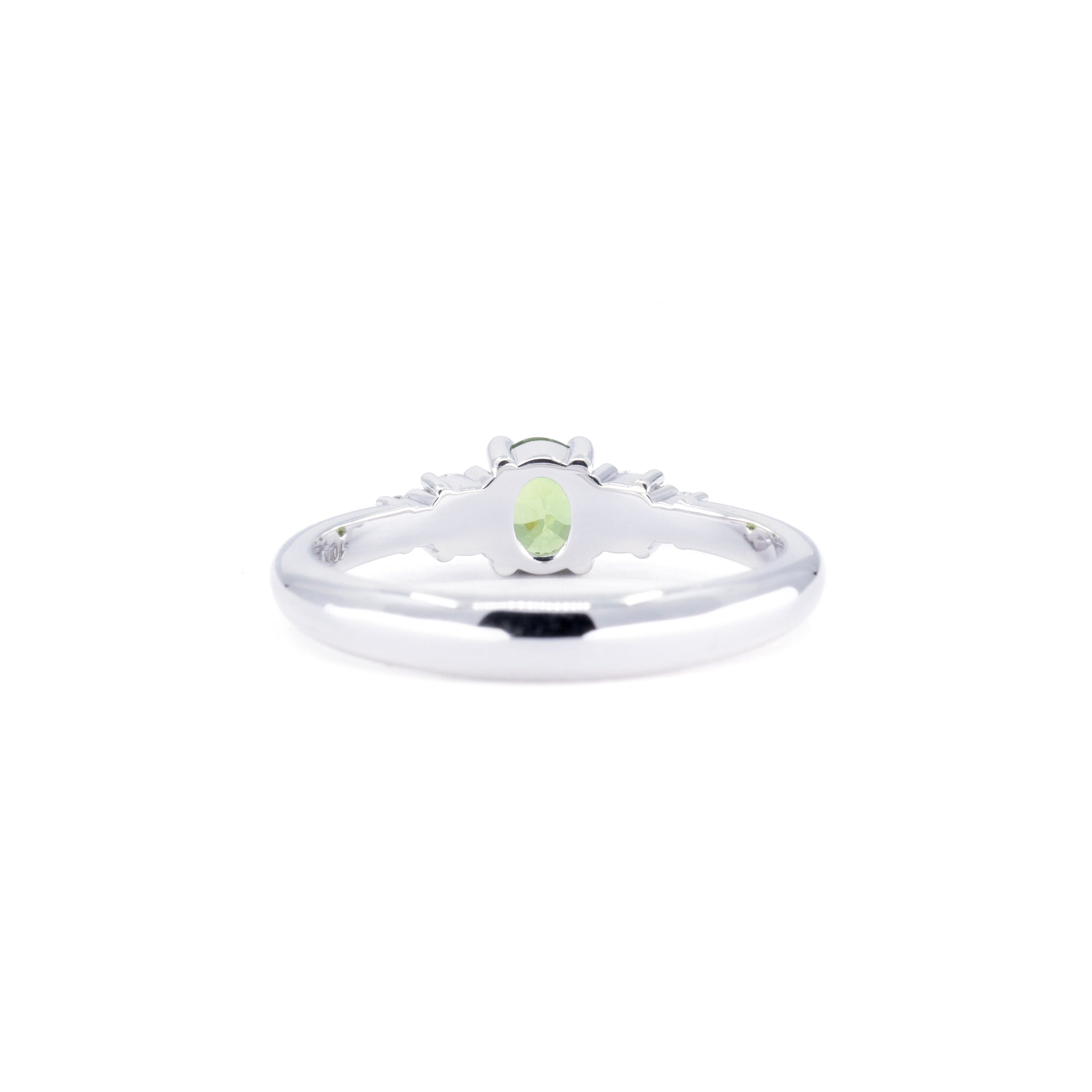 GREEN OVAL SAPPHIRE PRELUDE RING | White Gold