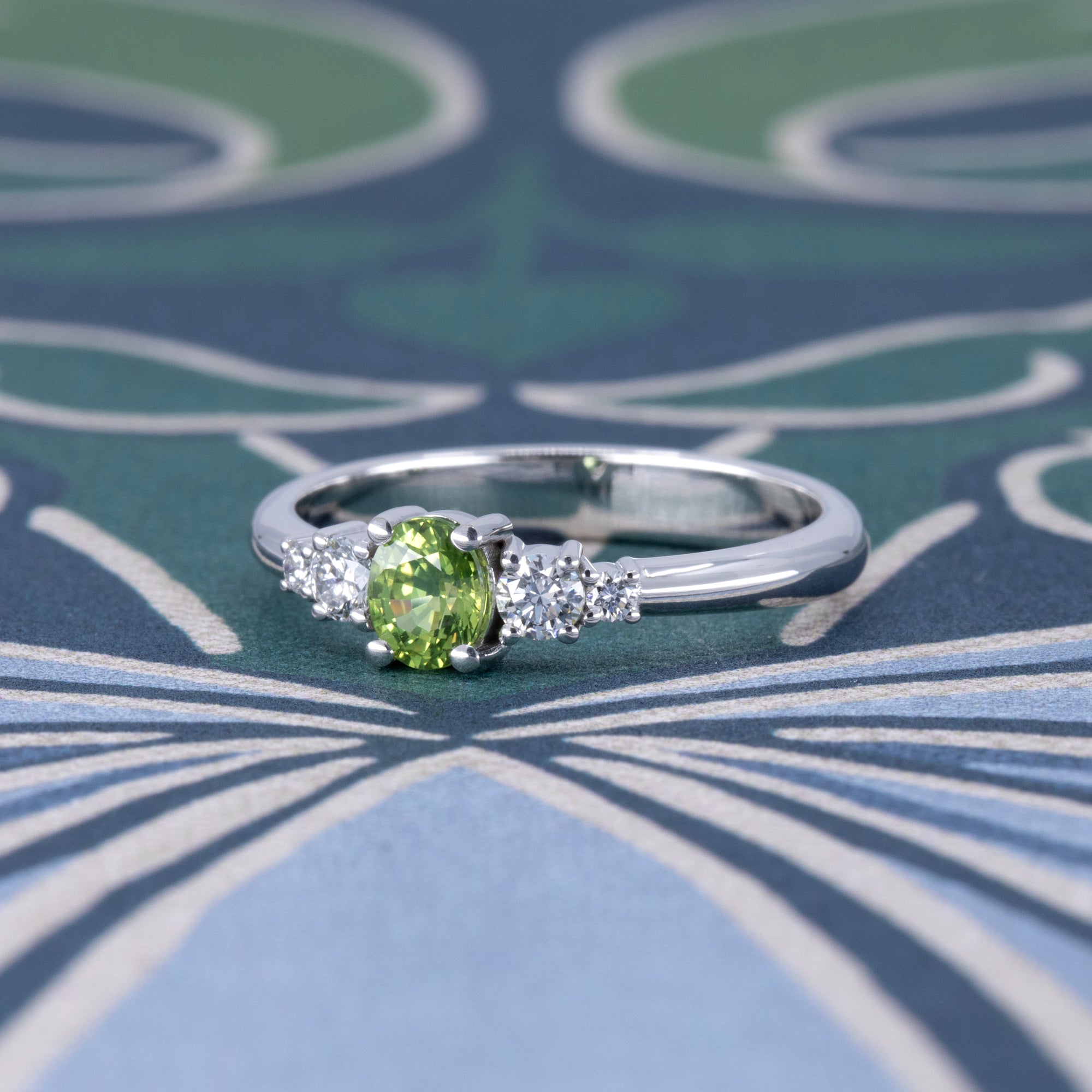 GREEN OVAL SAPPHIRE PRELUDE RING | White Gold