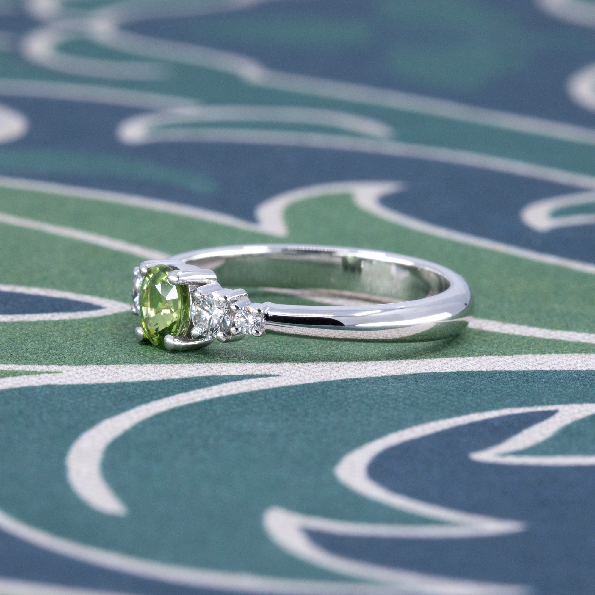 GREEN OVAL SAPPHIRE PRELUDE RING | White Gold