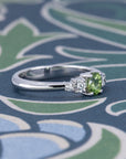 GREEN OVAL SAPPHIRE PRELUDE RING | White Gold