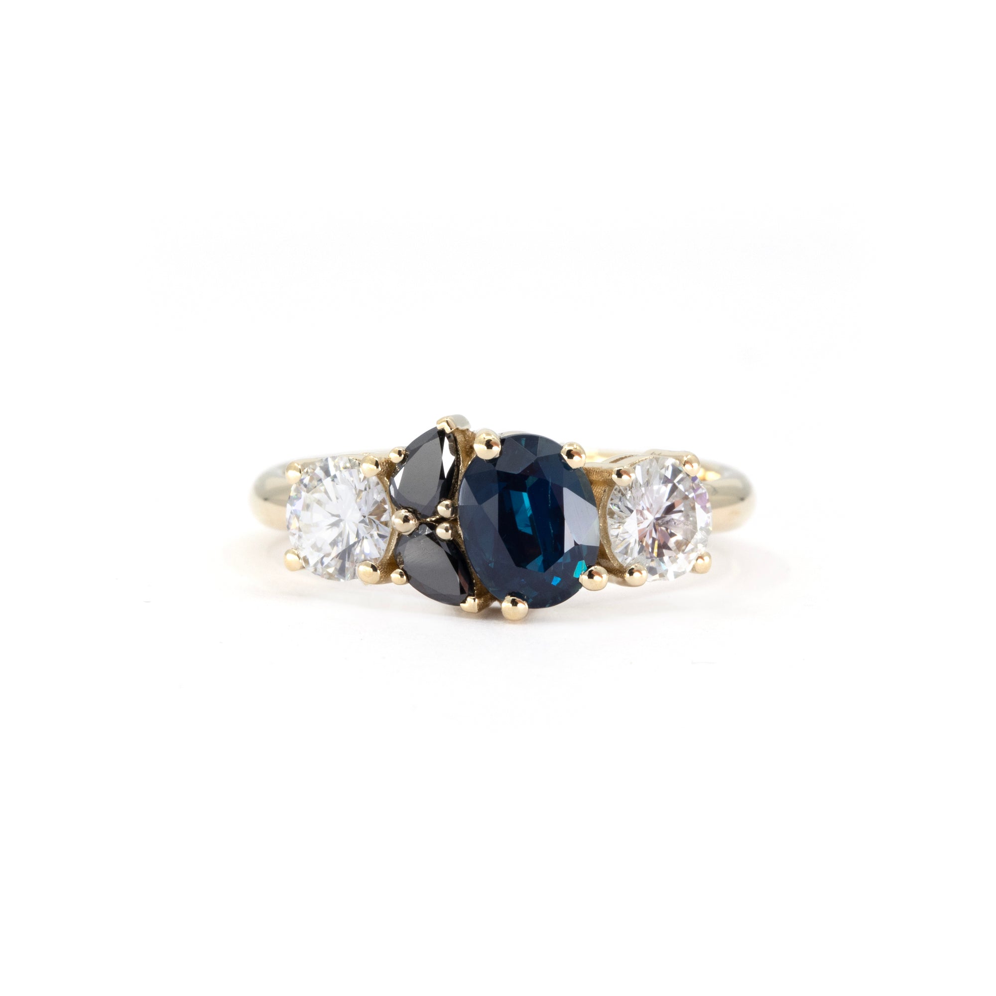 SAPPHIRE BLACK &amp; WHITE DIAMOND | Yellow Gold