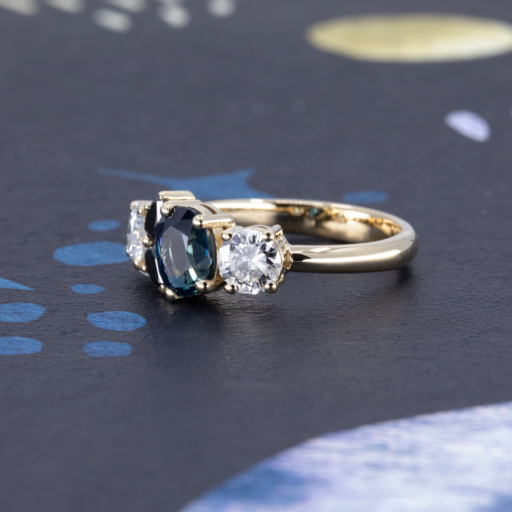 SAPPHIRE BLACK &amp; WHITE DIAMOND | Yellow Gold