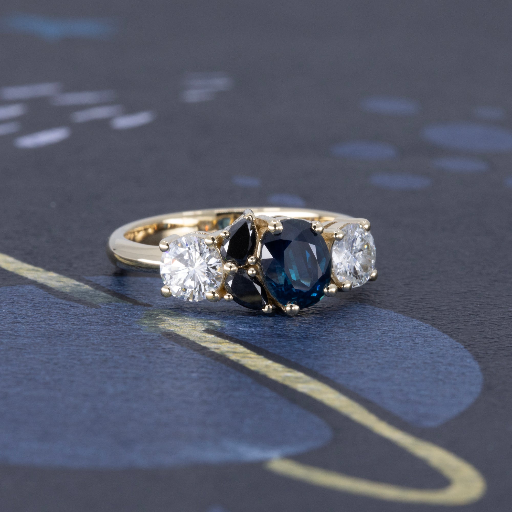 SAPPHIRE BLACK &amp; WHITE DIAMOND | Yellow Gold