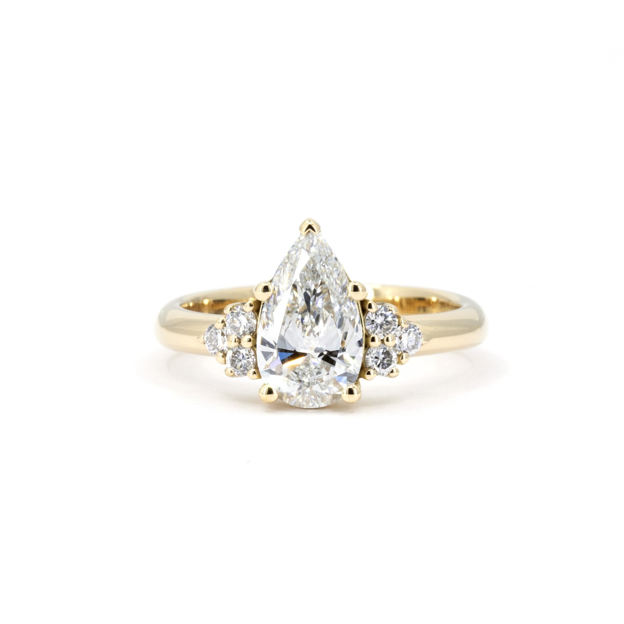 PEAR SHAPE DESIR DIAMOND RING | Yellow Gold