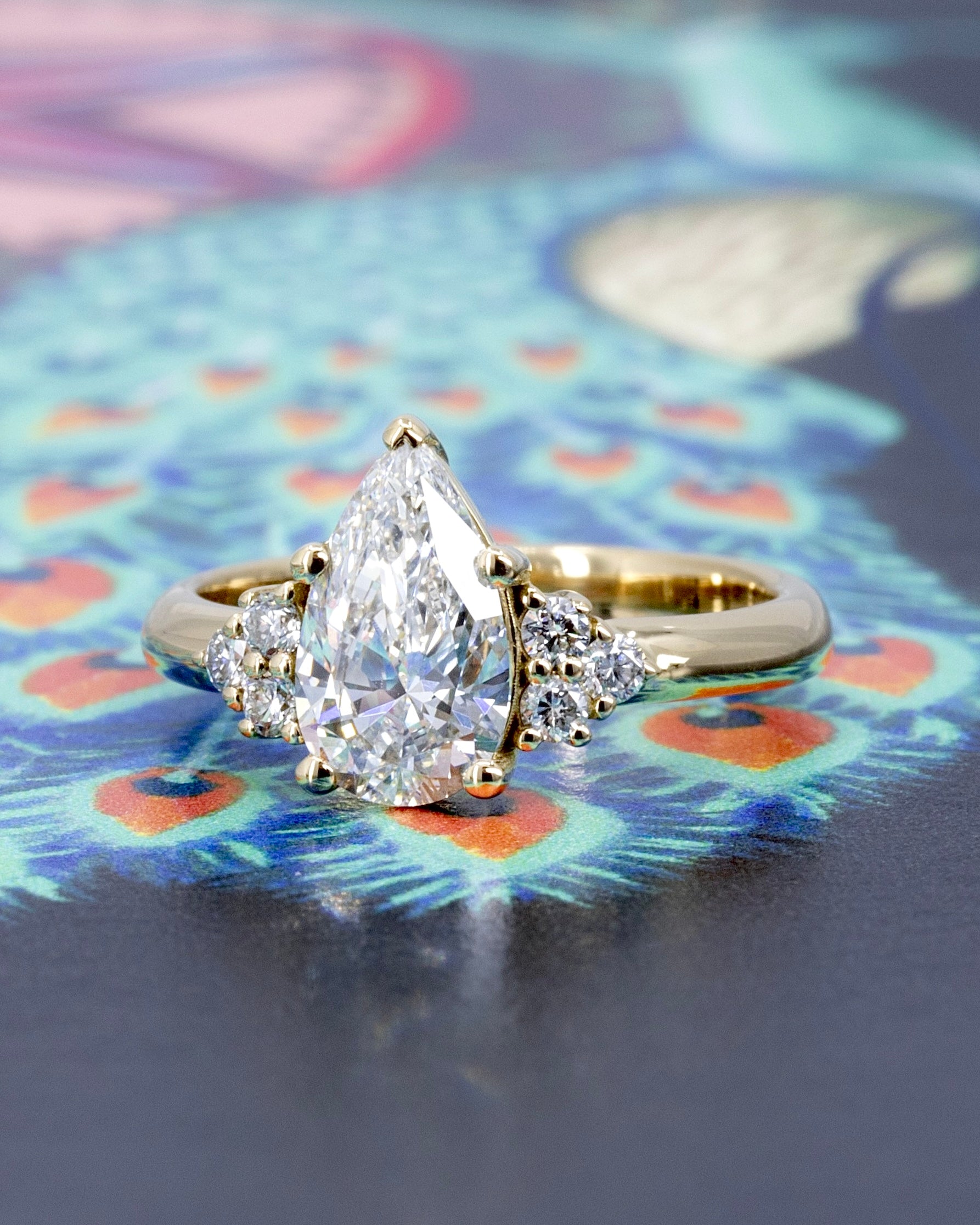 PEAR SHAPE DESIR DIAMOND RING | Yellow Gold