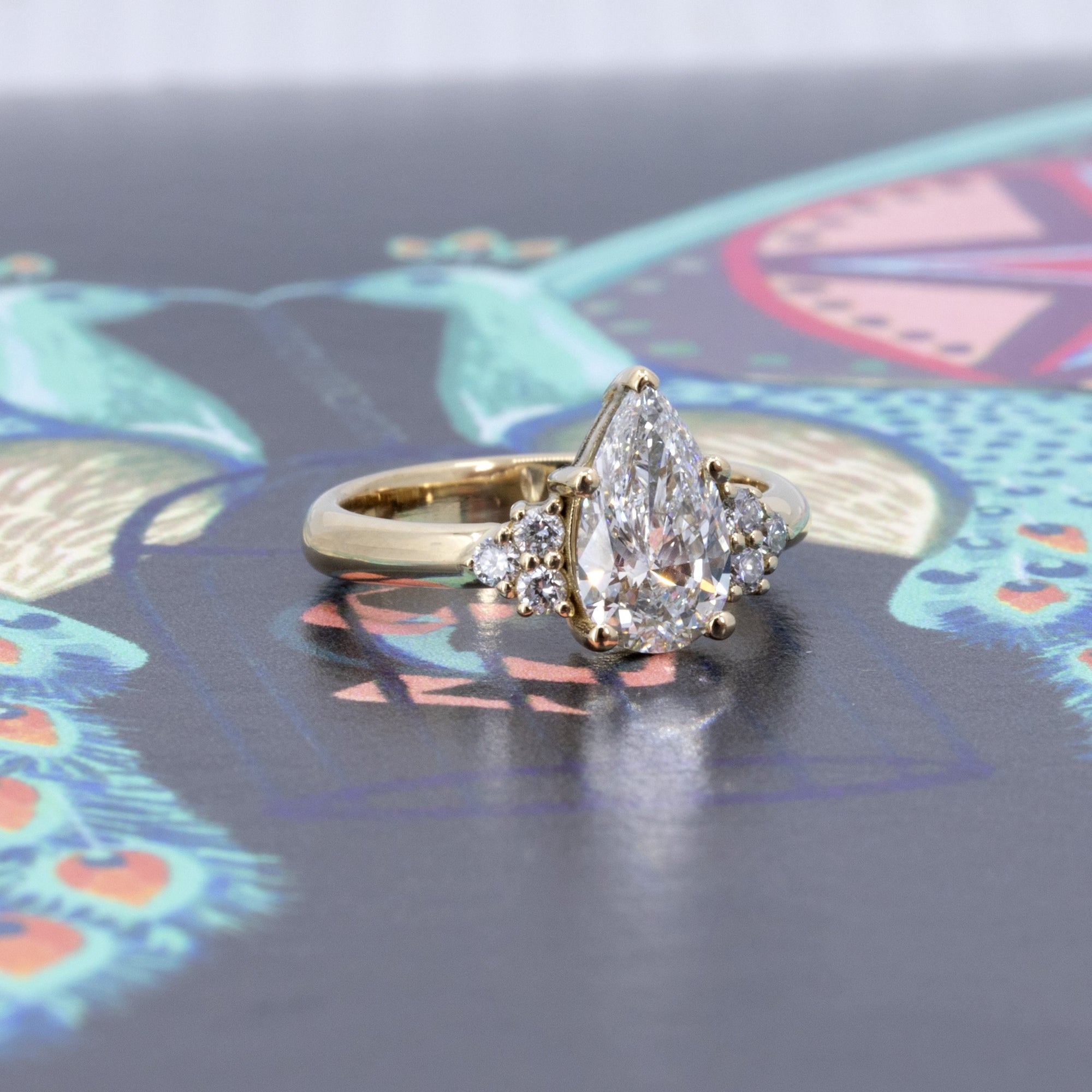 PEAR SHAPE DESIR DIAMOND RING | Yellow Gold