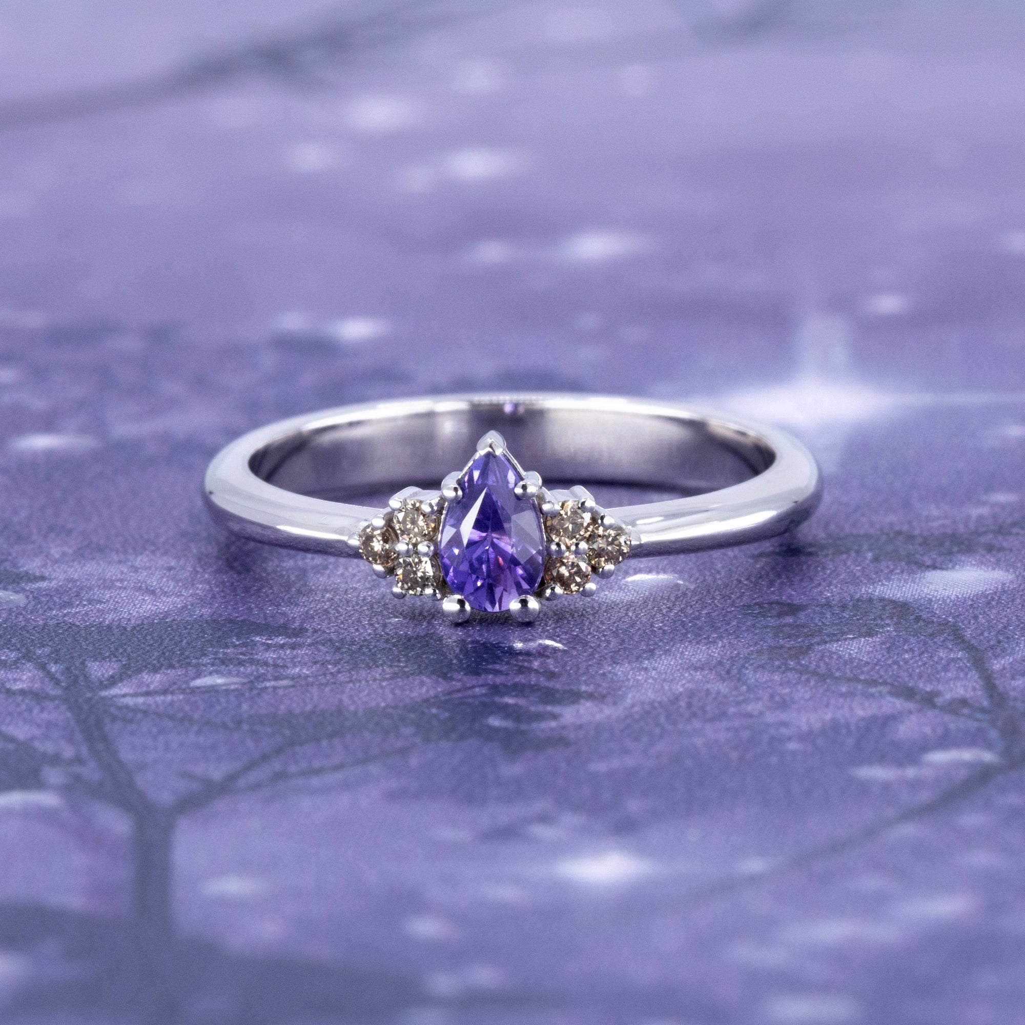PURPLE PEAR SHAPE DESIR RING | White Gold