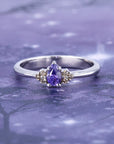 PURPLE PEAR SHAPE DESIR RING | White Gold