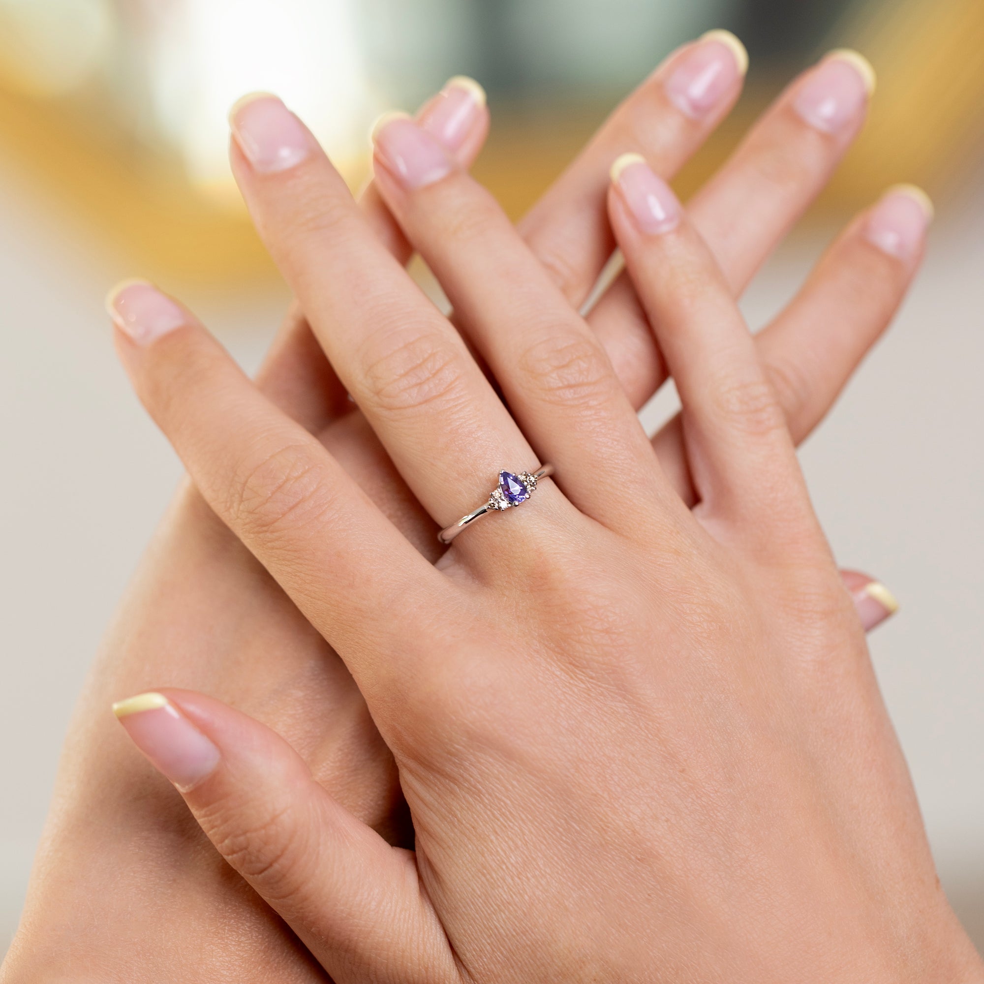 PURPLE PEAR SHAPE DESIR RING | White Gold