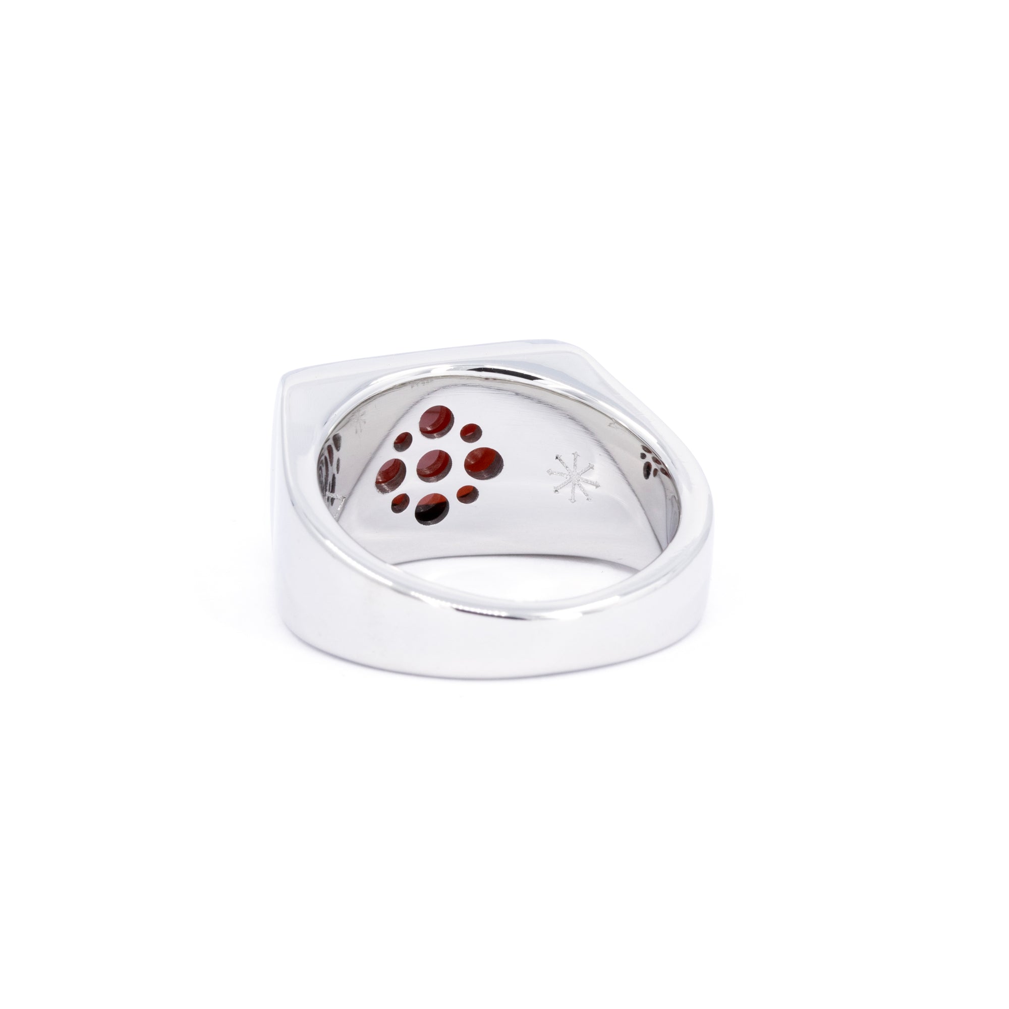 CABOCHON GARNET SIGNET RING | Platimum