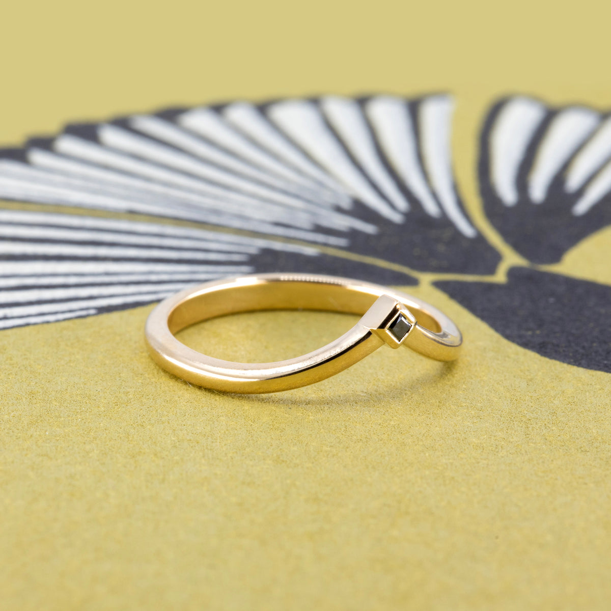 BLACK PRINCESS DIAMOND CURVED BAND | Yellow Gold