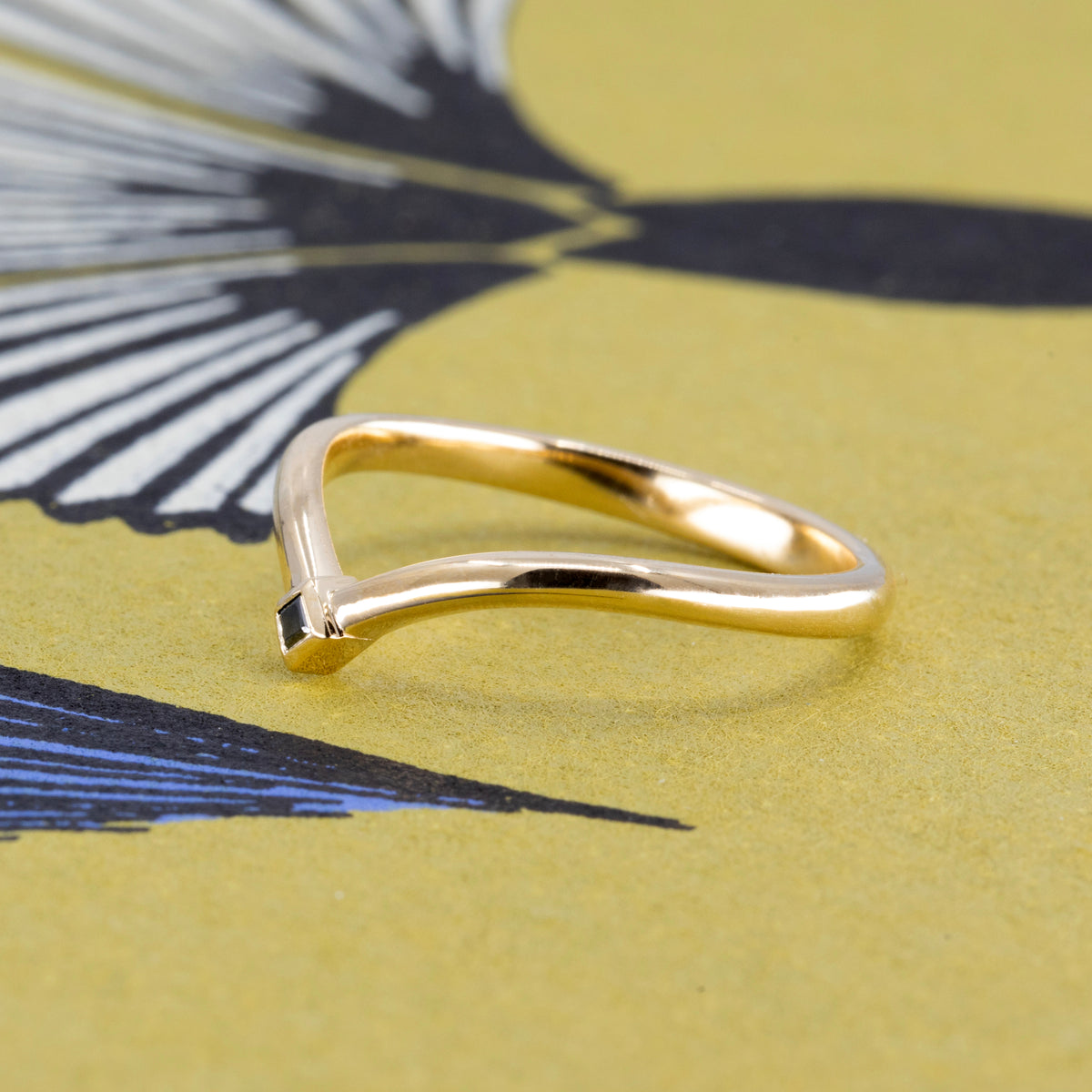 BLACK PRINCESS DIAMOND CURVED BAND | Yellow Gold