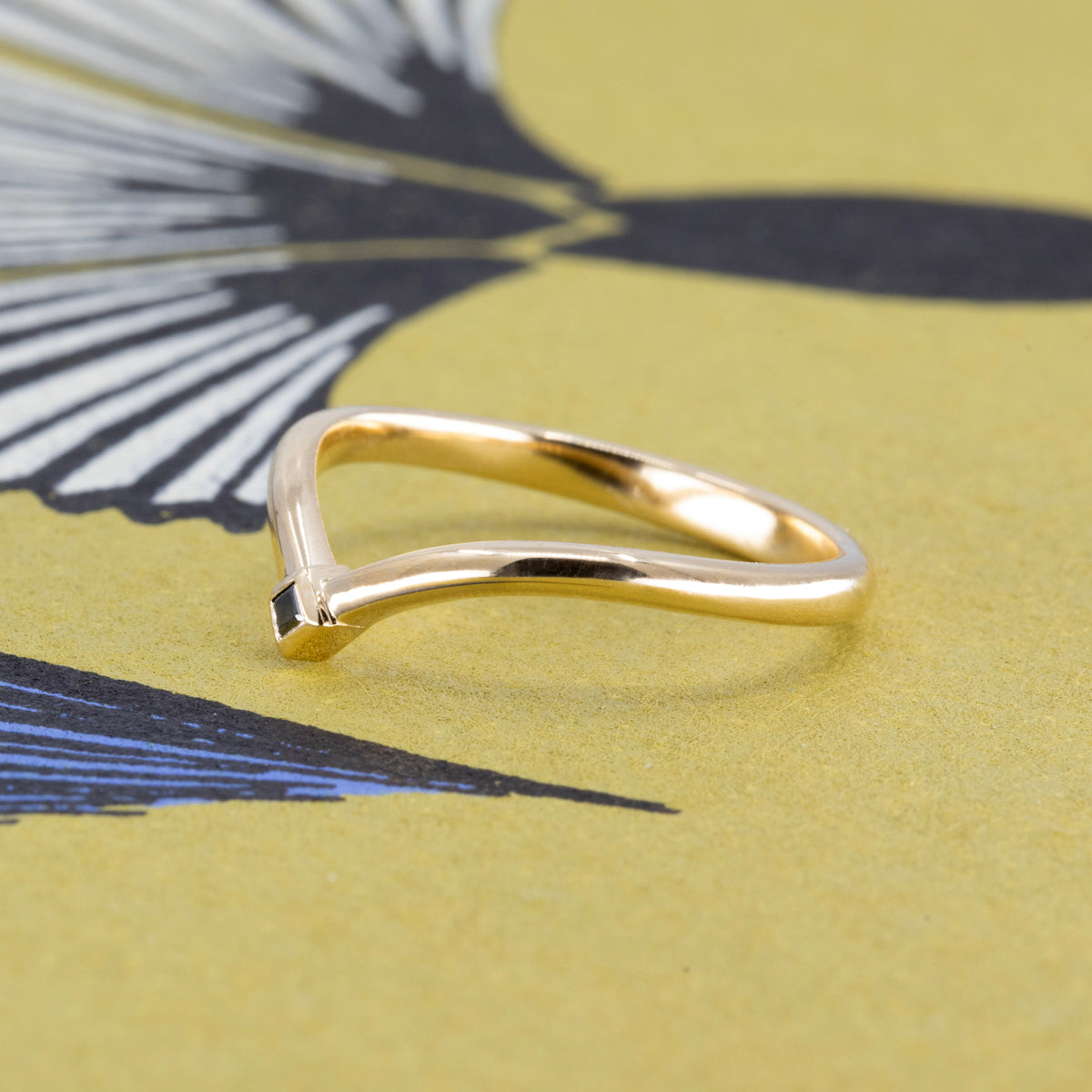 BLACK PRINCESS DIAMOND CURVED BAND | Yellow Gold
