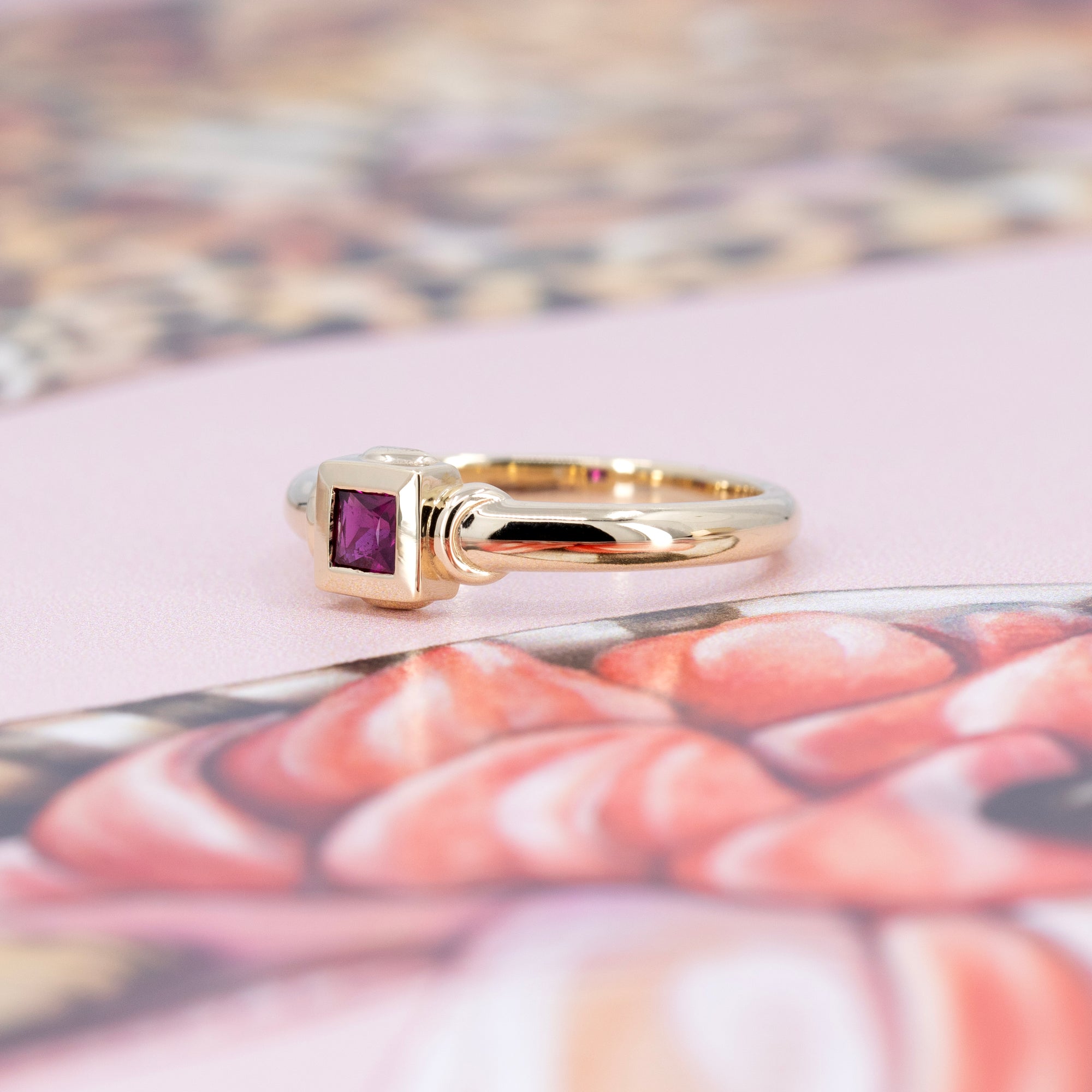 PRINCESS RUBY BEZEL SET VINTAGE LOOK RING | Yellow Gold