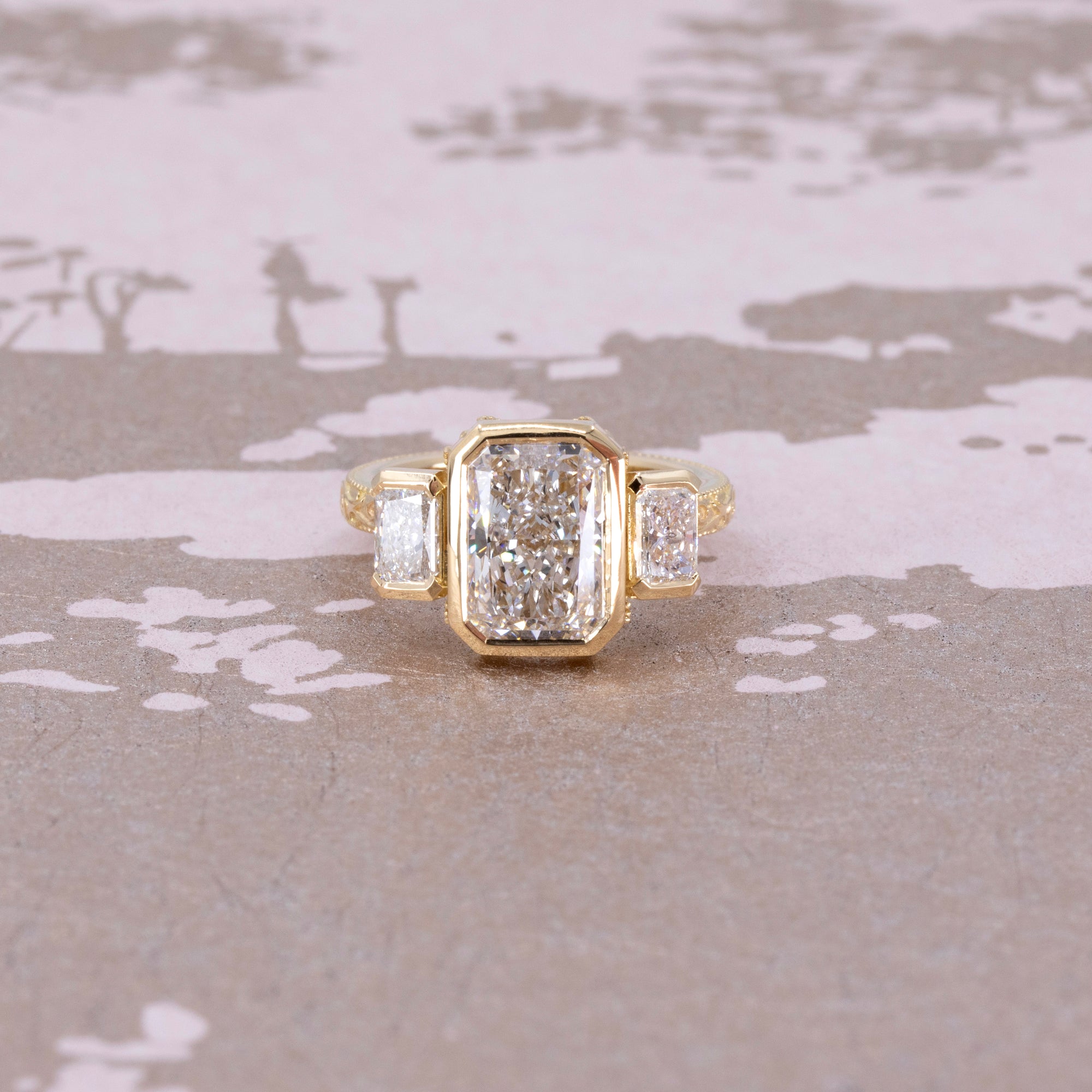 RADIANT TEXTURED BAND ENGAGEMENT RING | Yellow Gold