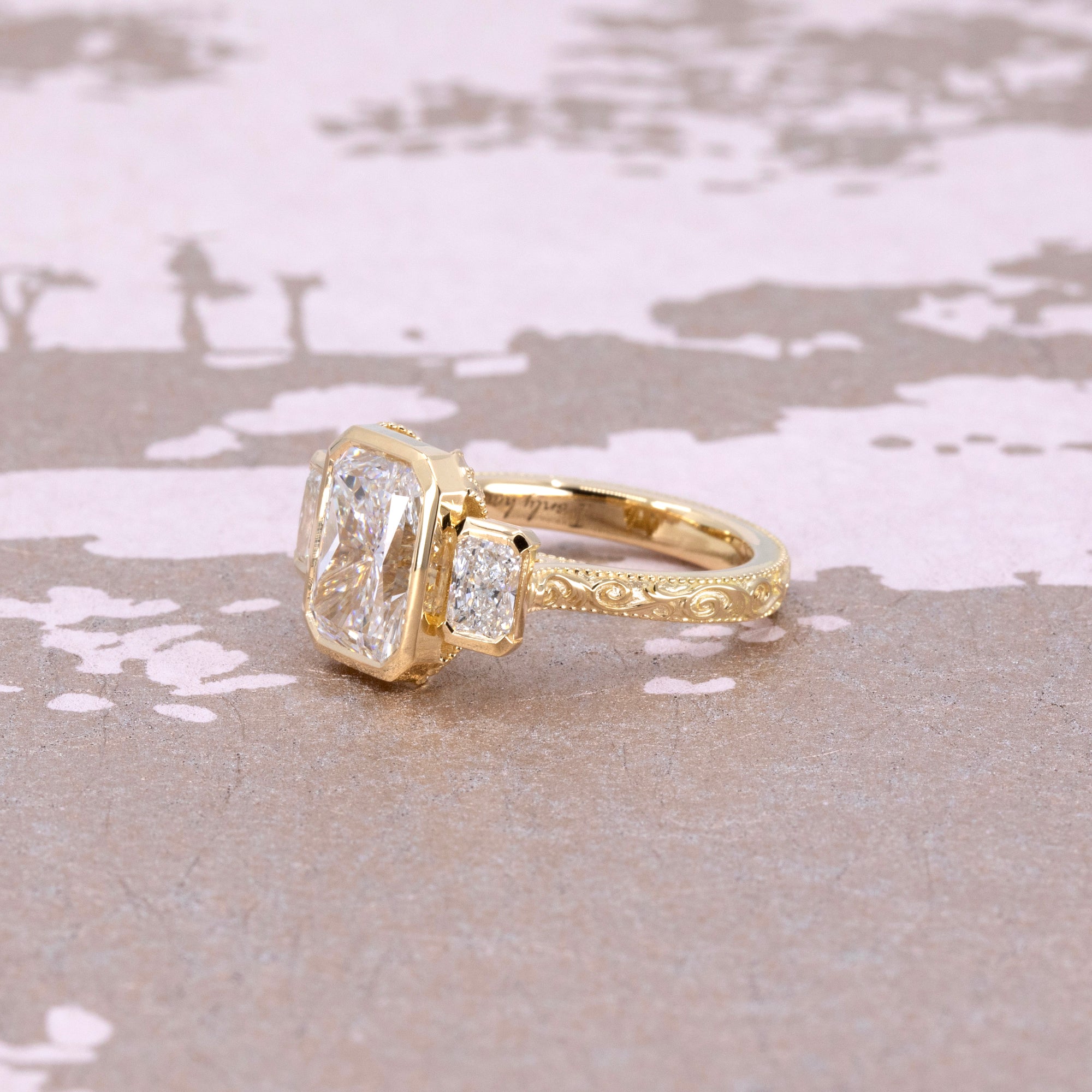 RADIANT TEXTURED BAND ENGAGEMENT RING | Yellow Gold