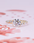 ROUND DIAMOND TWIST BAND MARQUISE SIDE | Yellow Gold