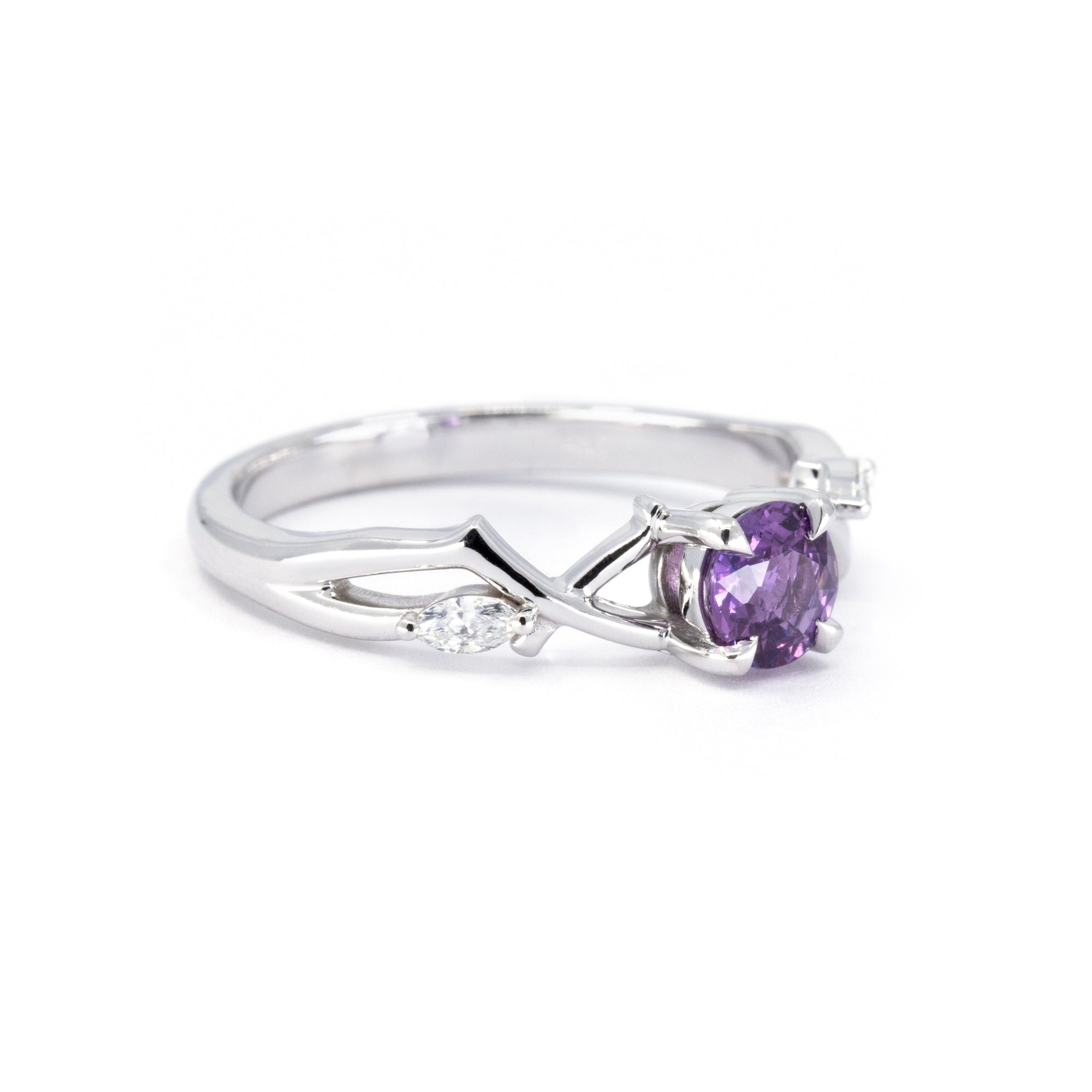 ORGANIC MINIMAL ROUND PURPLE SAPPHIRE | White Gold