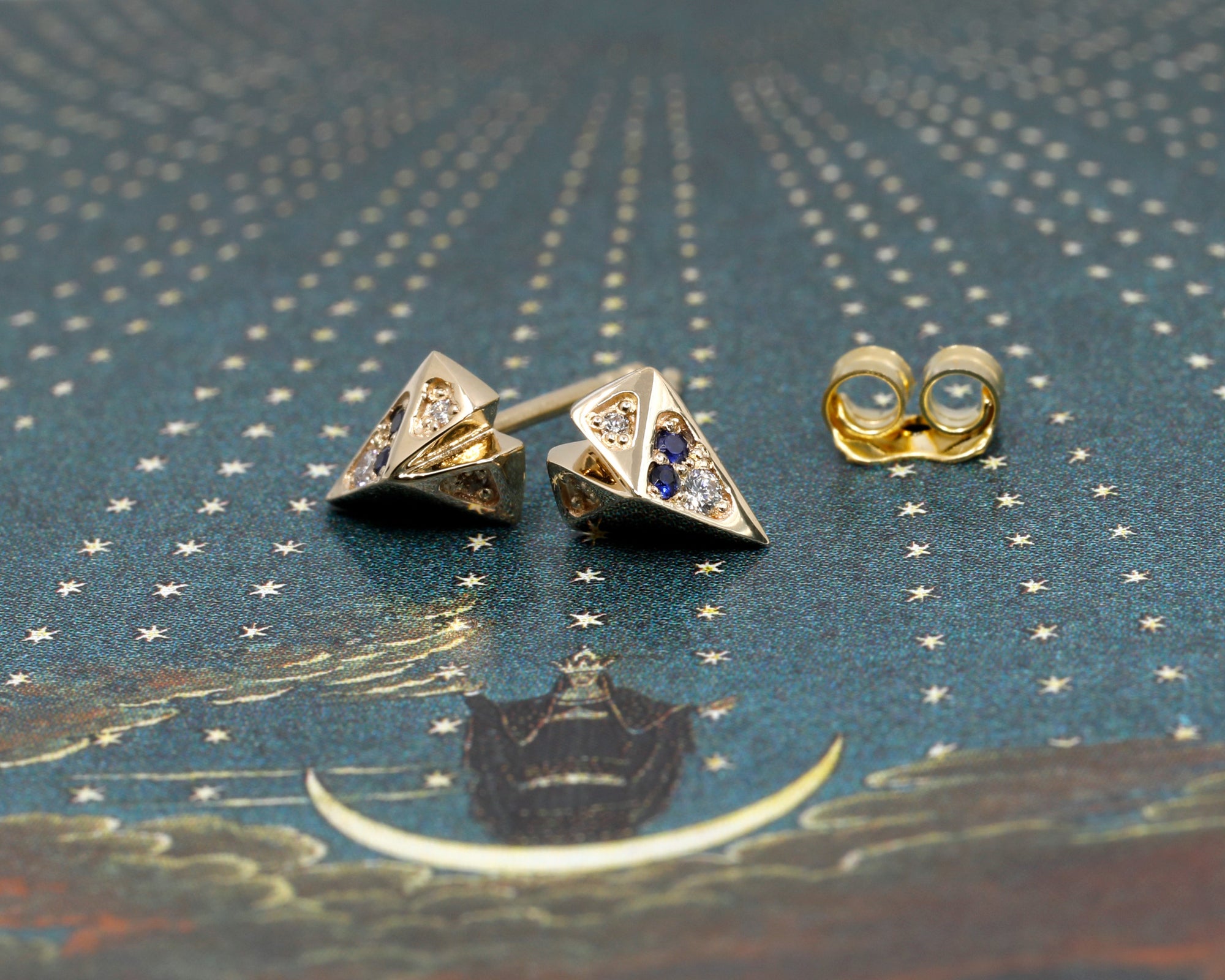 Sapphire &amp; Diamond Edgy Heart Shape Yellow Gold Studs