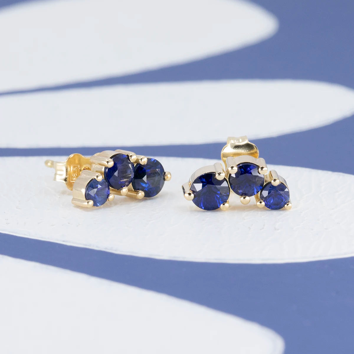 ROYAL BLUE SAPPHIRE STUDS EARRINGS | Yellow Gold