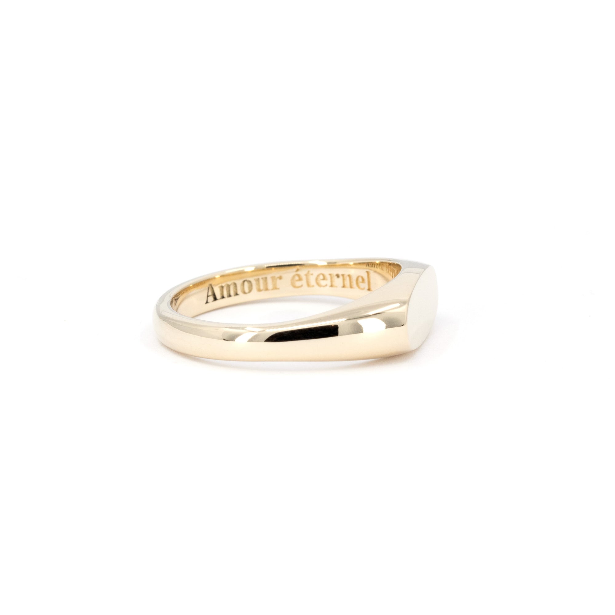 SIGNET &amp; ORGANIC WEDDING BAND | Yellow Gold