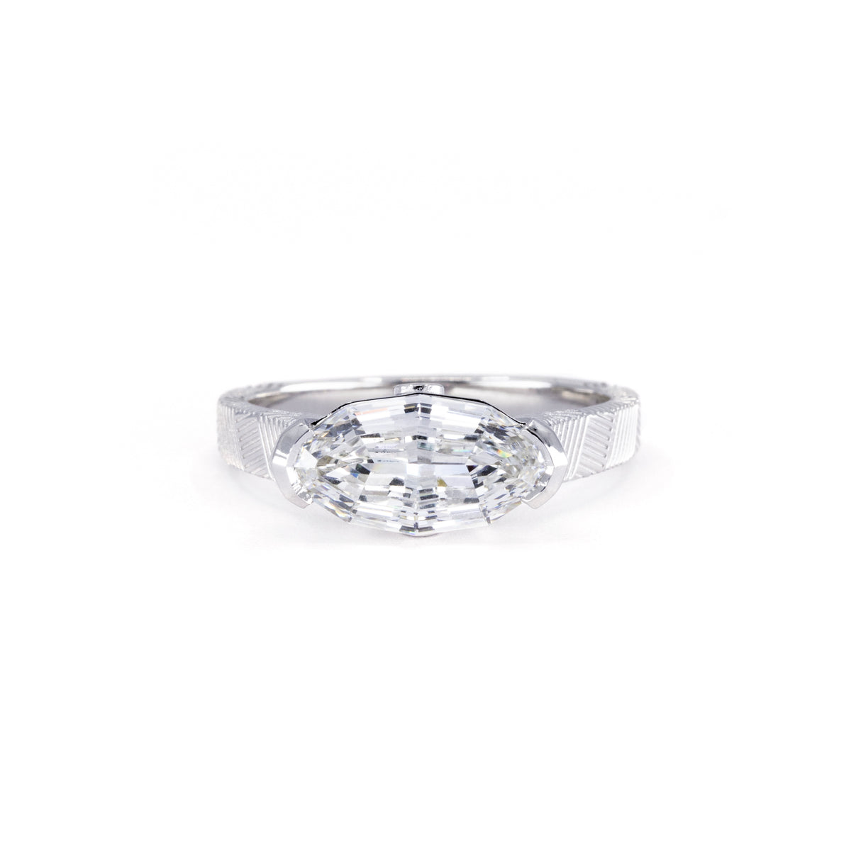 STEP CUT DIAMOND TEXTURED RING | White Gold