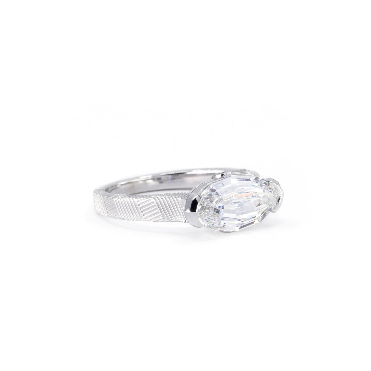 STEP CUT DIAMOND TEXTURED RING | White Gold